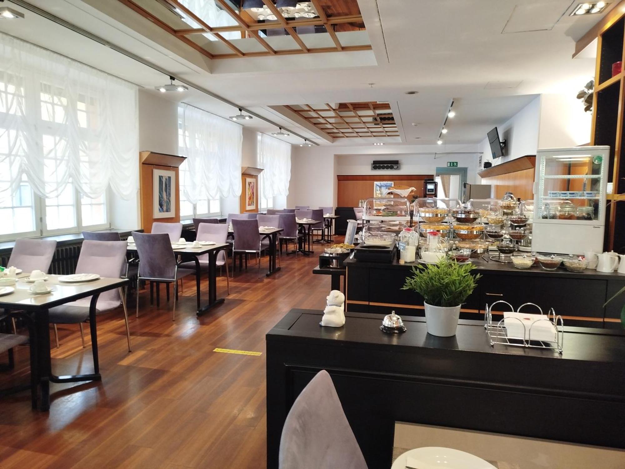 Hotel Schwert Раштатт Экстерьер фото
