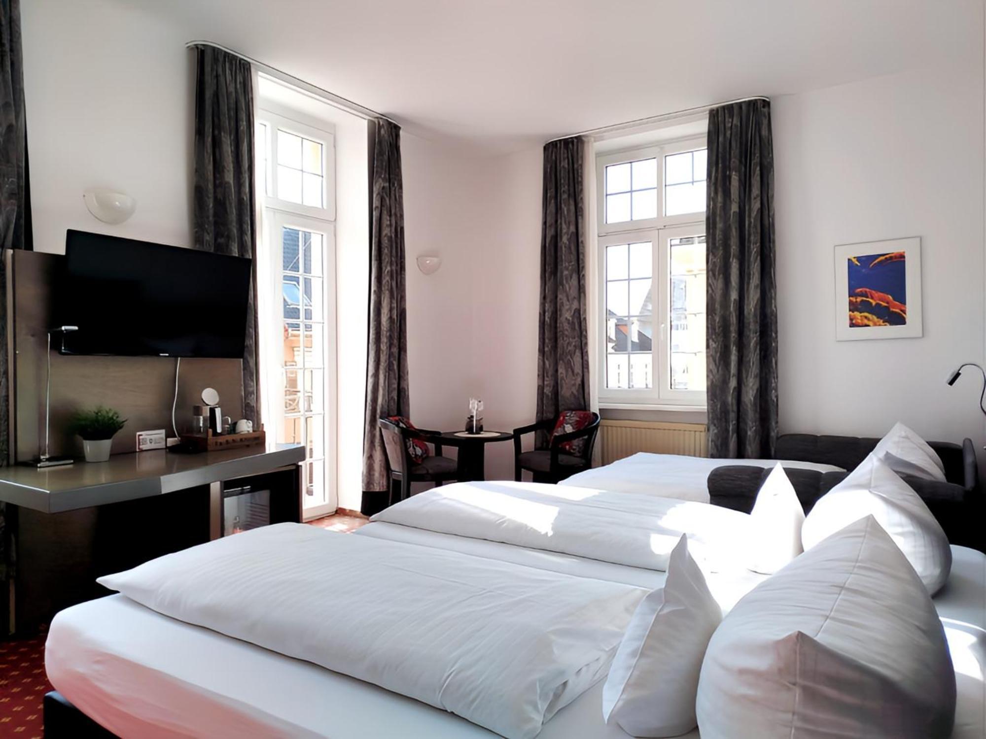 Hotel Schwert Раштатт Экстерьер фото