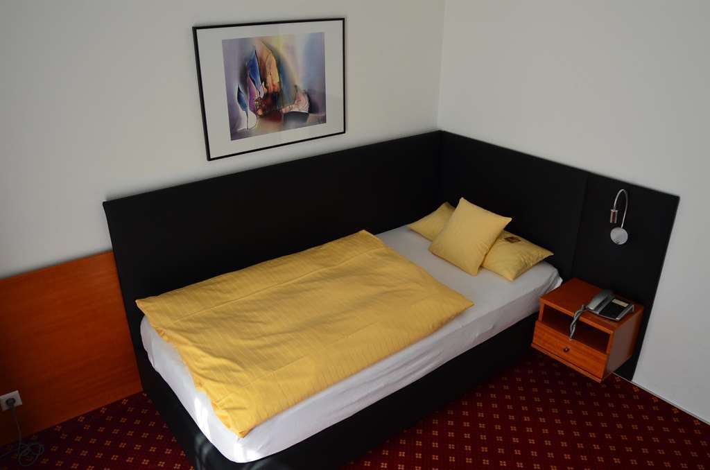 Hotel Schwert Раштатт Экстерьер фото