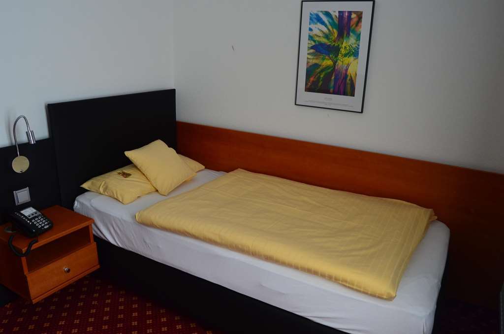 Hotel Schwert Раштатт Экстерьер фото