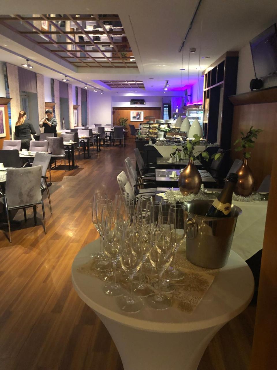 Hotel Schwert Раштатт Экстерьер фото